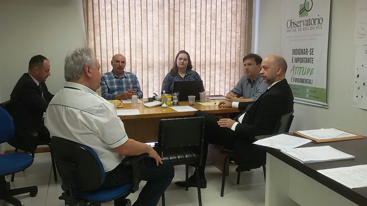 Vereador voluntário visita a sede do OS Rio do Sul